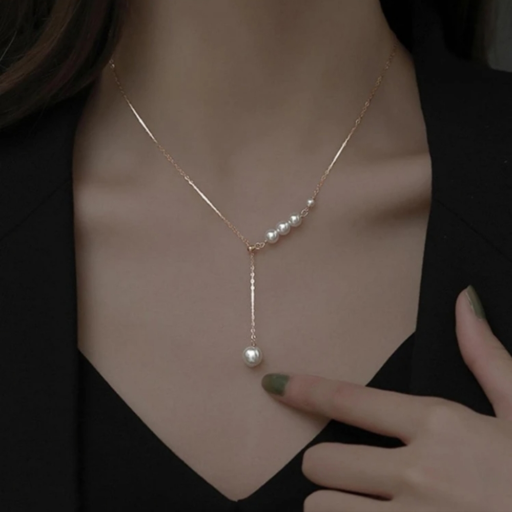 Elegant Gold Pearl Necklace
